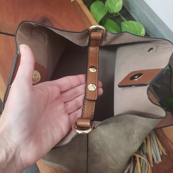 Satchel purse bag with double tassels NEW - Picture 5 of 12